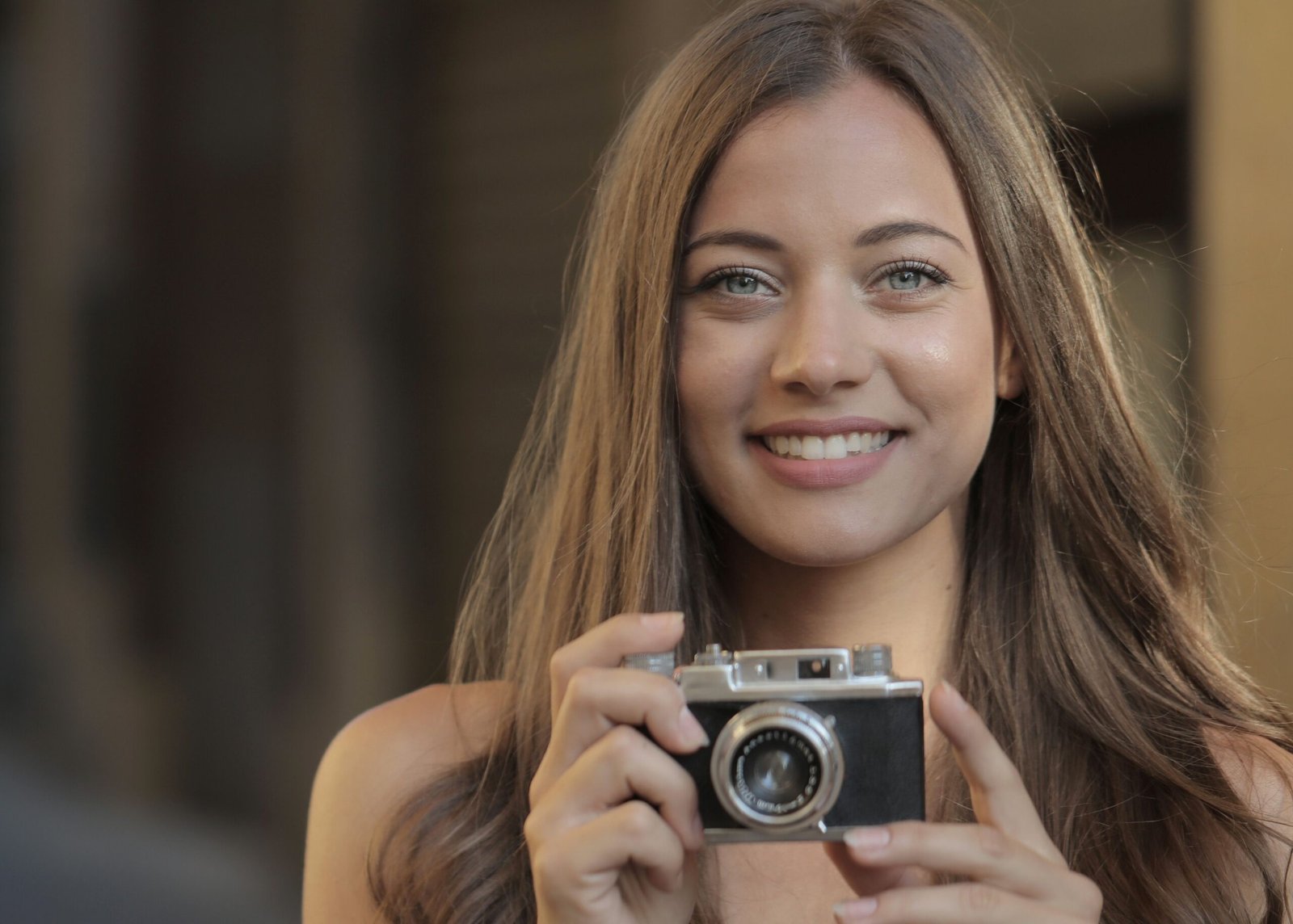 Photogenic Meaning: Definition, Examples, and How to Look Photogenic